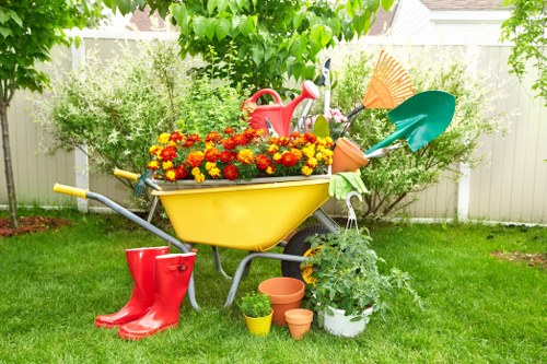 Requesting a no-obligation garden quote in Harold Park